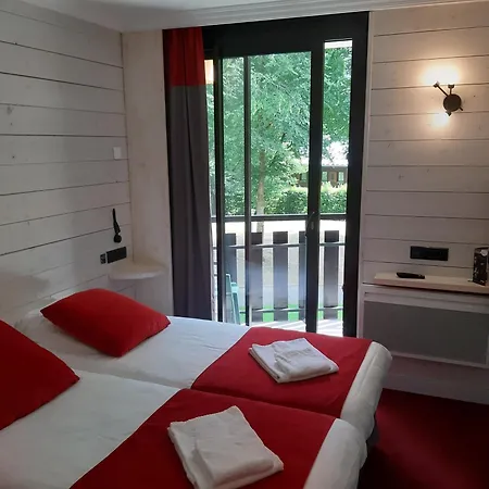Aec Village - Les Becchi 假日公园